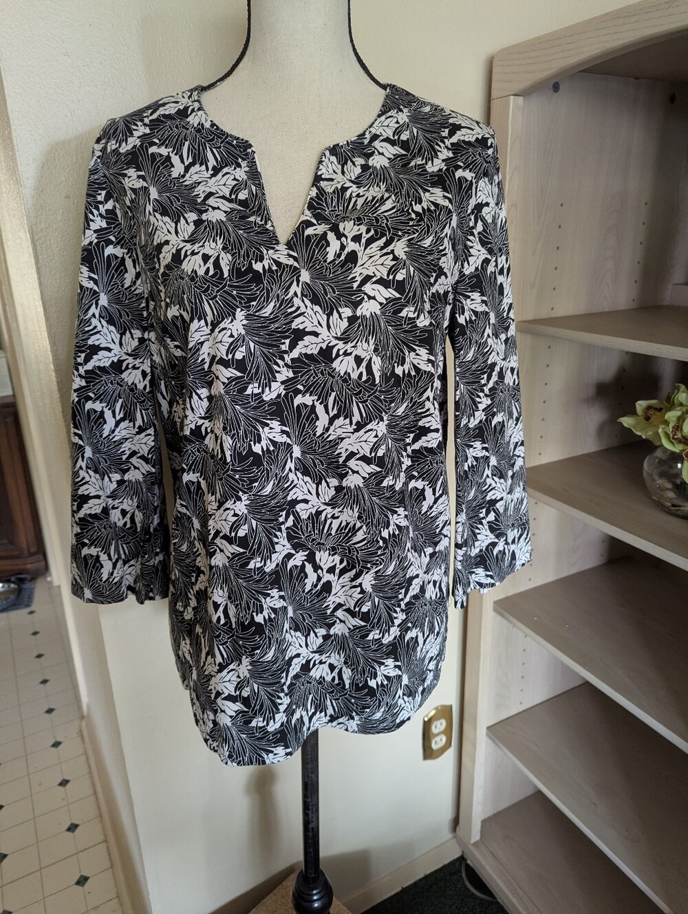 Talbots Black & White Floral Split-Neck Women's Top